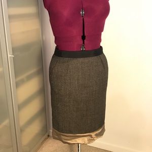 BCBG MaxAzria back zip pencil skirt. EUC